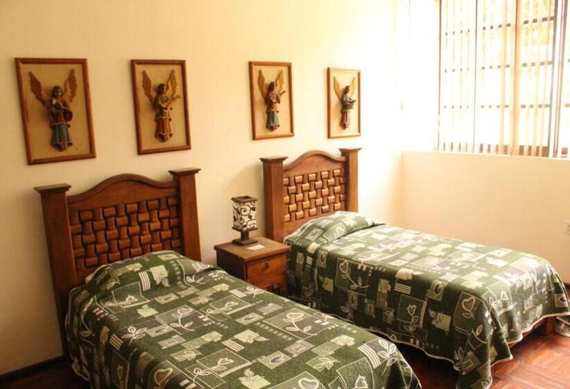 اتاق استاندارد با سرویس بهداشتی مشترک, Hostal La Encantada