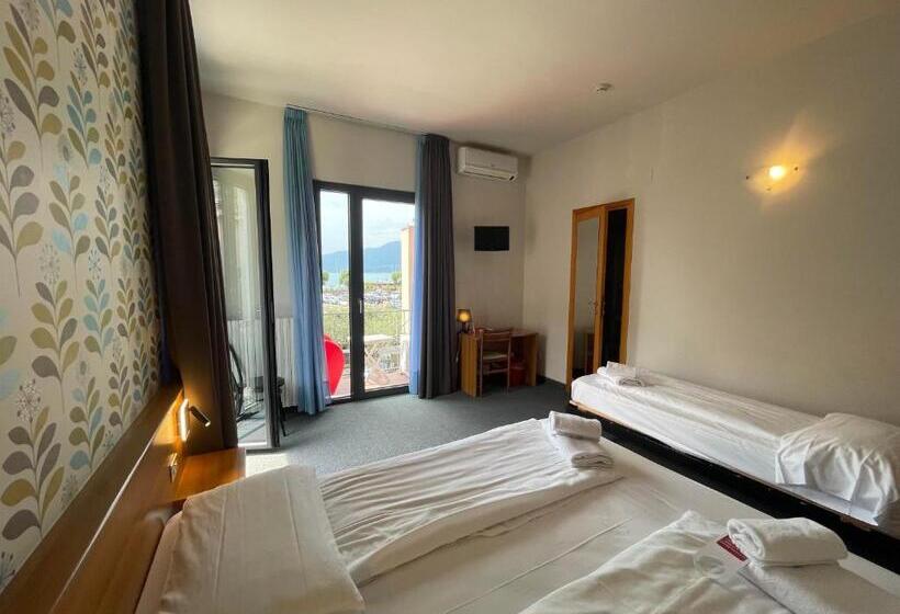 高级三人间, Al Castello