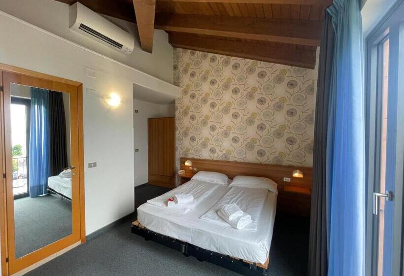 豪华湖景房, Al Castello