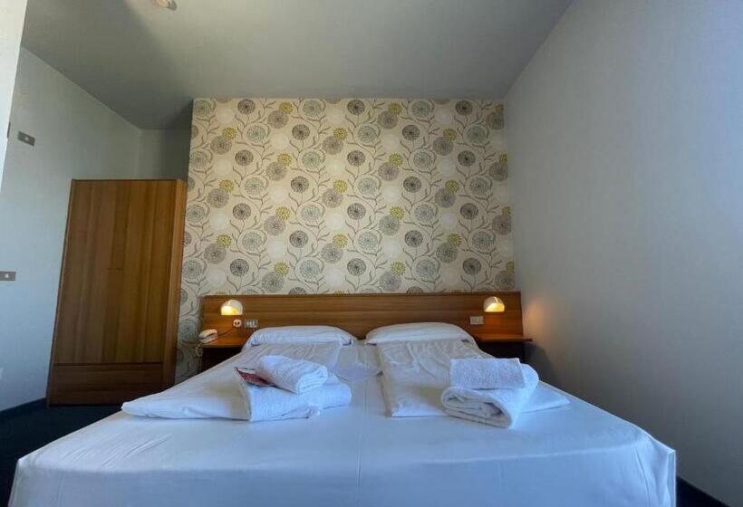 豪华湖景房, Al Castello