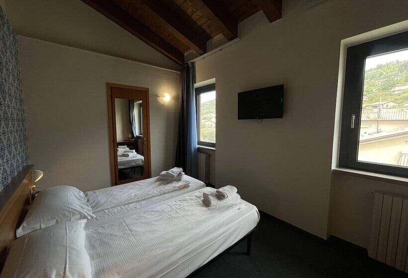 标准单人间, Al Castello