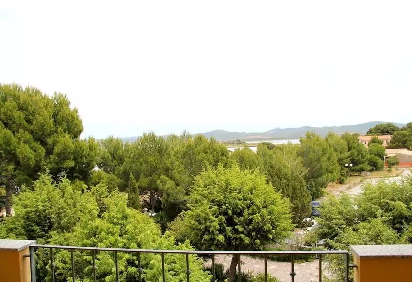 Perhehuone, Cala Dei Pini