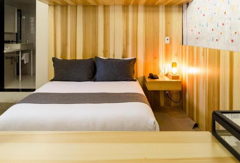 Номер Стандарт, Carlota