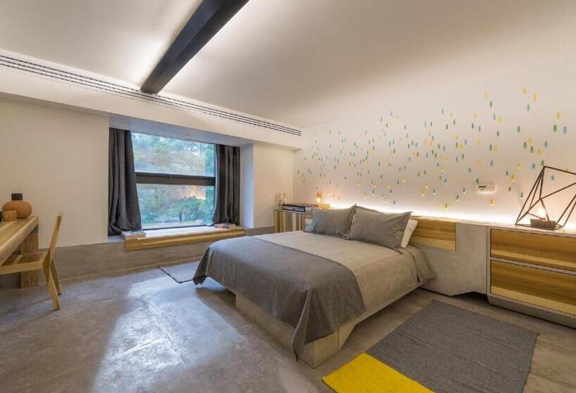 Номер Стандарт, Carlota