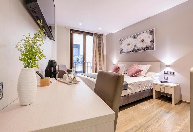 高级三人间, Centre Reus