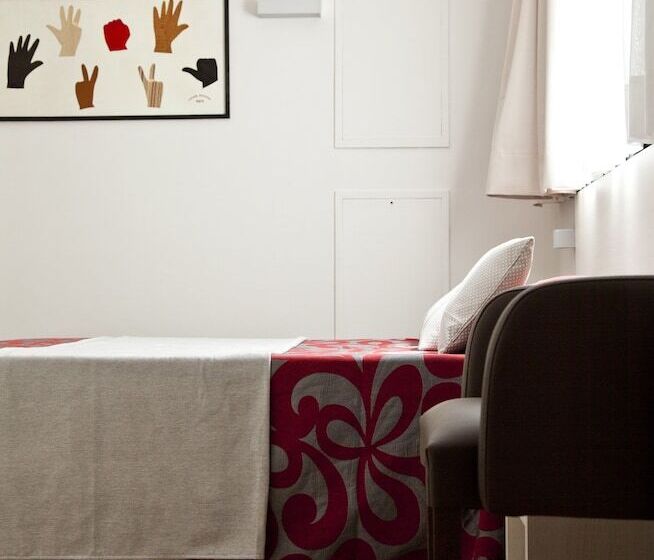 标准间内部标间, Centre Reus