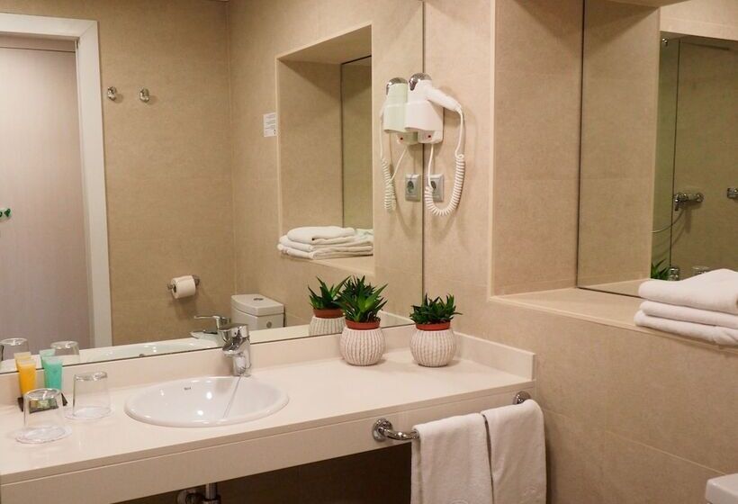 标准间内部标间, Centre Reus