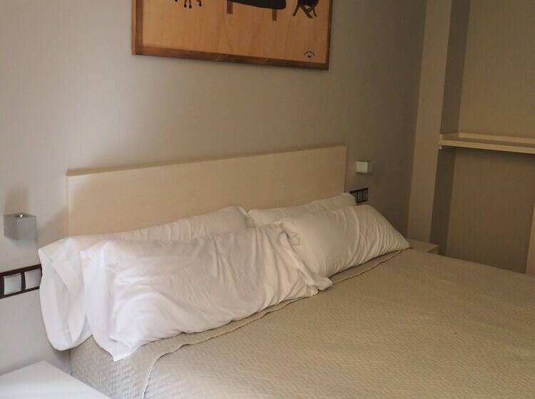 标准间内部标间, Centre Reus