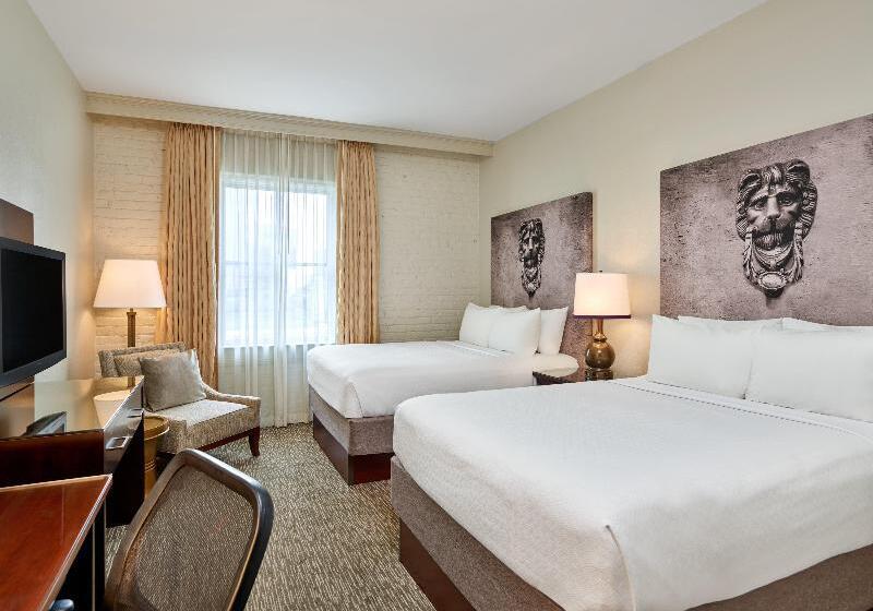 标准三人间, Centre Reus