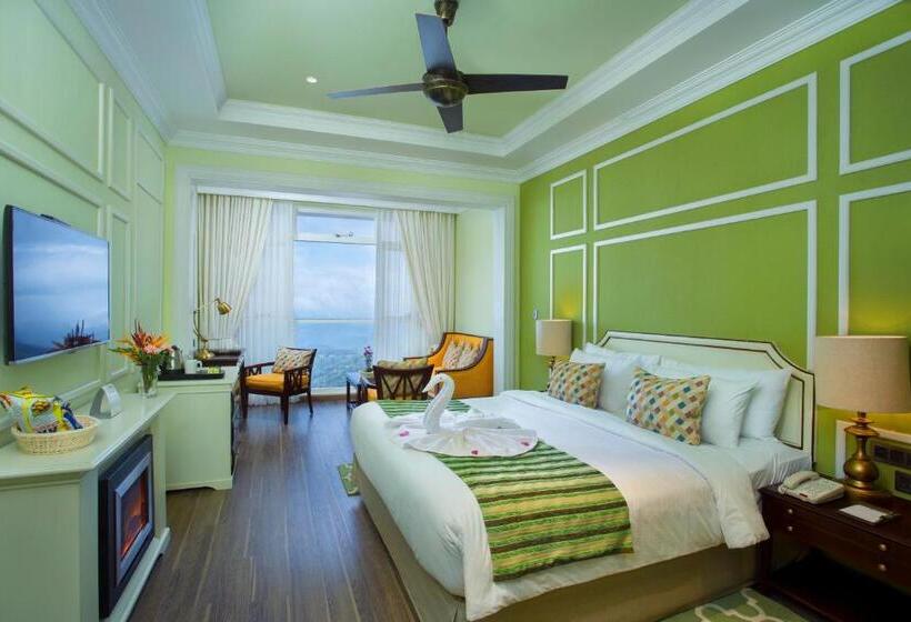 اتاق لوکس, Fragrant Nature Munnar A Five Star Classified