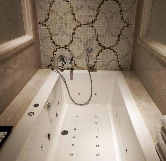 سوئیت رویال, Fragrant Nature Munnar A Five Star Classified