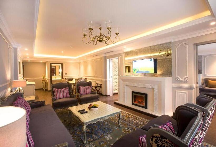 سوئیت رویال, Fragrant Nature Munnar   A Five Star Classified