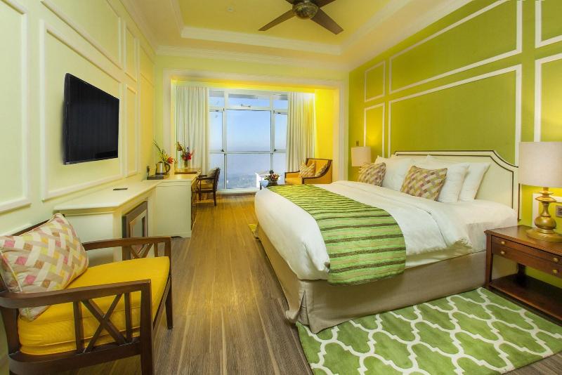 اتاق لوکس, Fragrant Nature Munnar A Five Star Classified