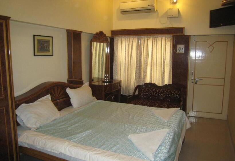 レイクビュースタンダードルーム, Kedareswar B&b