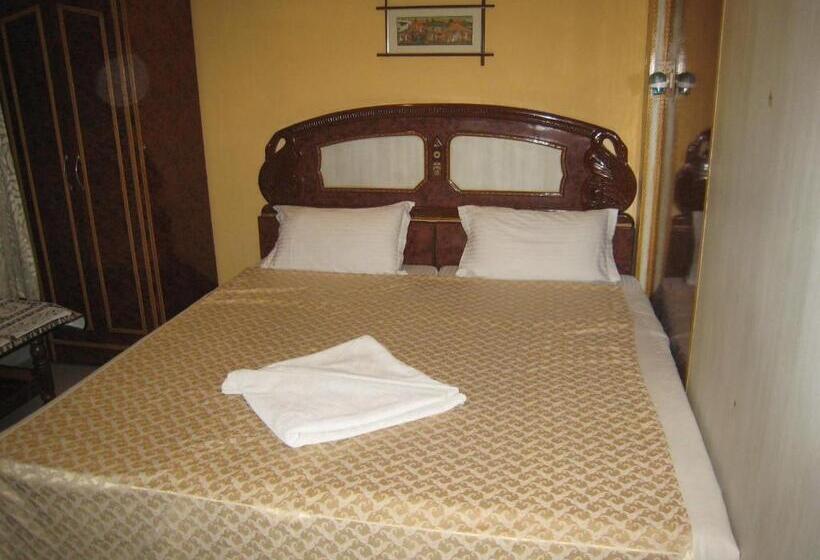 חדר סטנדרט עם טרסה, Kedareswar B&b