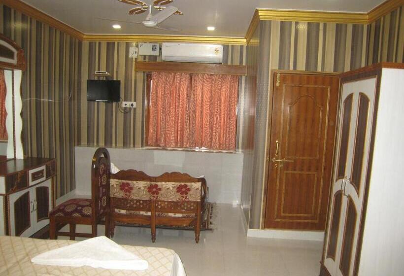 デラックスルーム, Kedareswar B&b