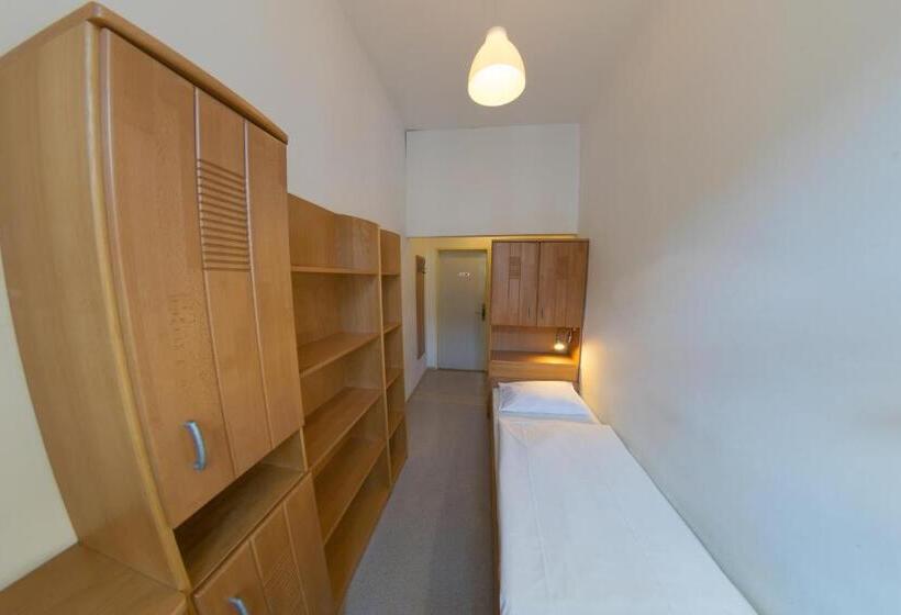 اتاق استاندارد یک تخته با سرویس بهداشتی مشترک, Porzellaneum