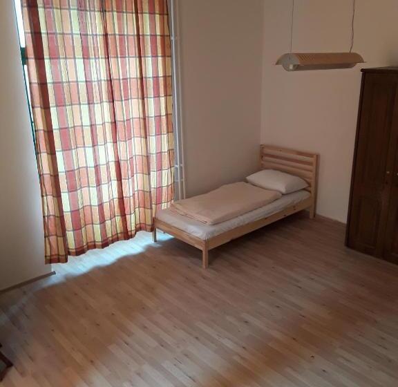 اتاق استاندارد یک نفره, Porzellaneum