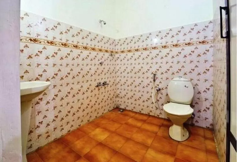 Chambre Deluxe, Srinivas