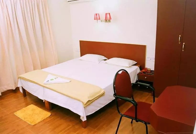 Chambre Deluxe, Srinivas