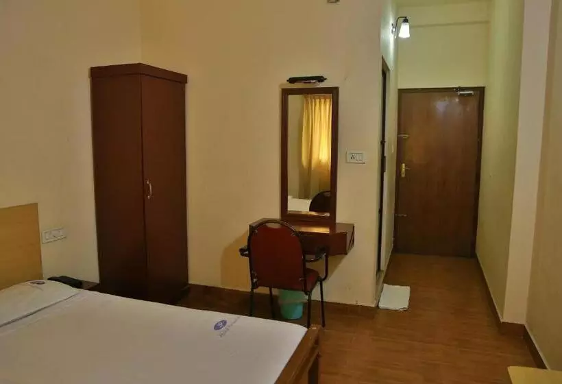 Chambre Economy Individuelle, Srinivas