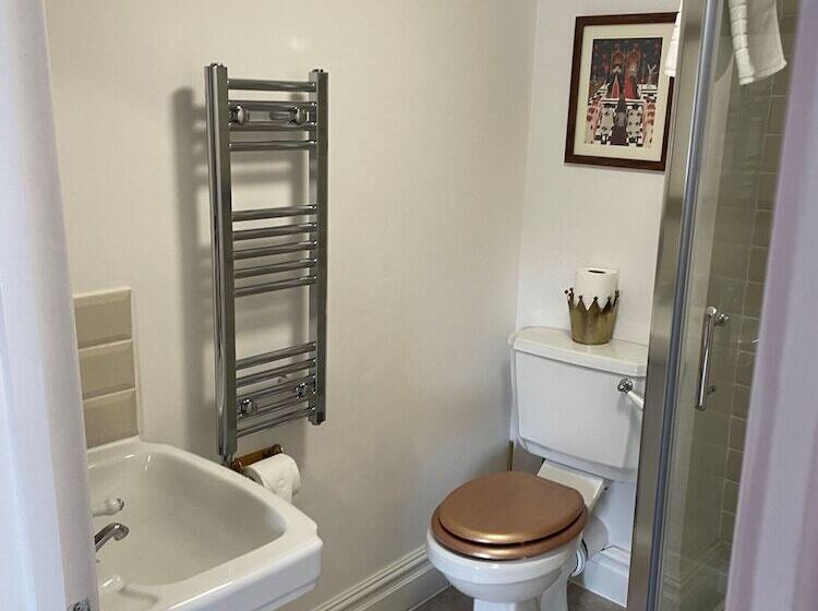 Номер Стандарт, The George Inn