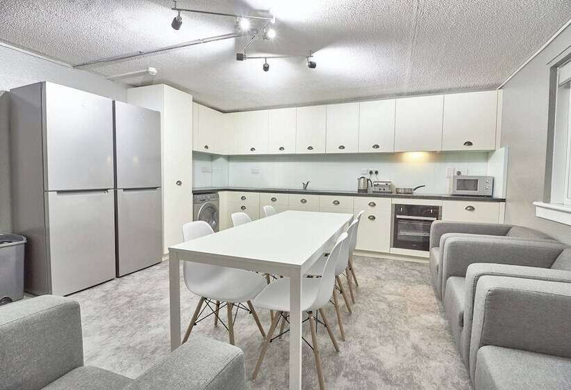 4ベッドルームアパートメント, Destiny Student Meadow Court Campus Accommodation