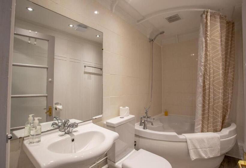 Полулюкс, X Hotel Brunswick Square