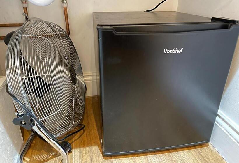 스탠다드 스튜디오, X Hotel Brunswick Square