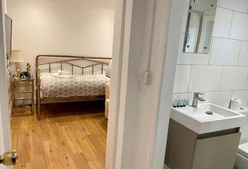 Студия Стандарт, X Hotel Brunswick Square