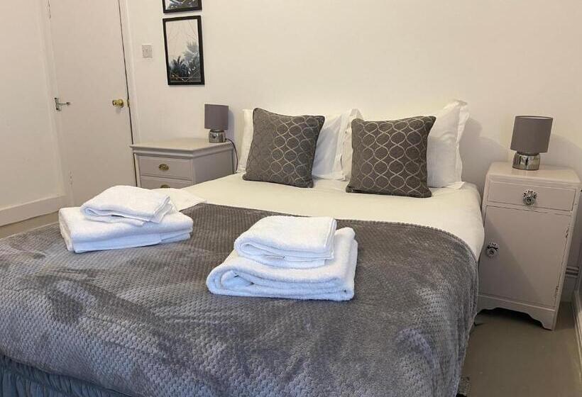 스탠다드 스튜디오, X Hotel Brunswick Square