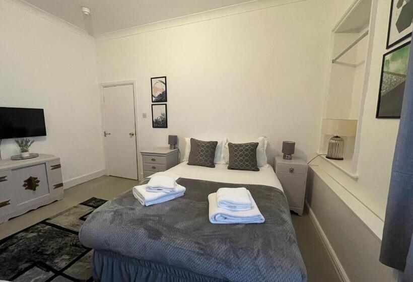 스탠다드 스튜디오, X Hotel Brunswick Square