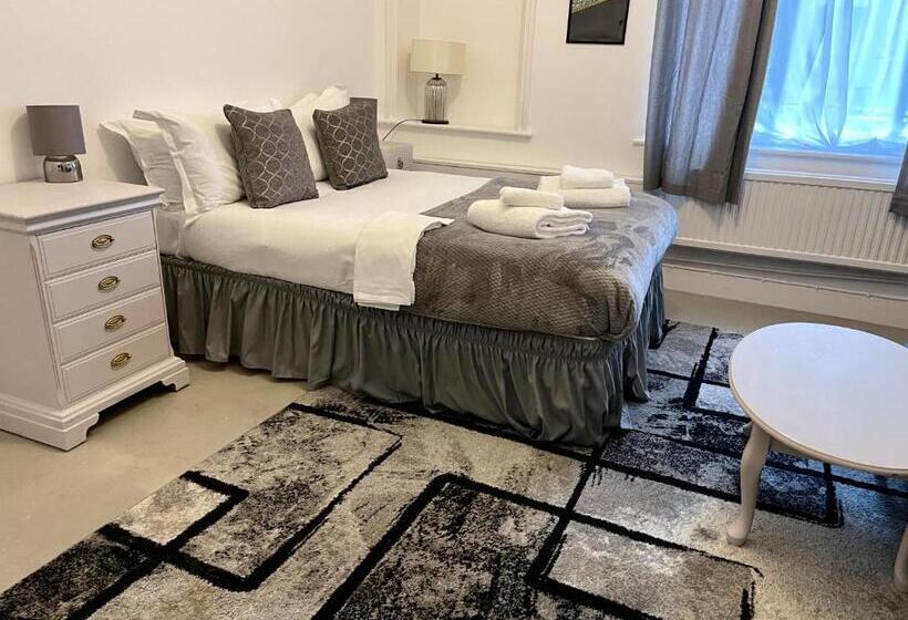 스탠다드 스튜디오, X Hotel Brunswick Square