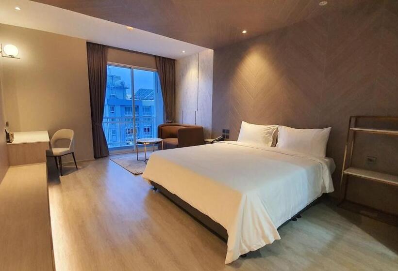 스탠다드 스튜디오 킹침대, Golden City Rayong