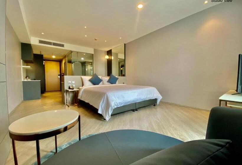 스탠다드 스튜디오 (전망), Golden City Rayong