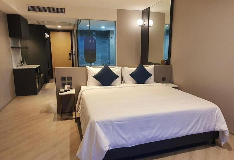 스탠다드 스튜디오 (전망), Golden City Rayong