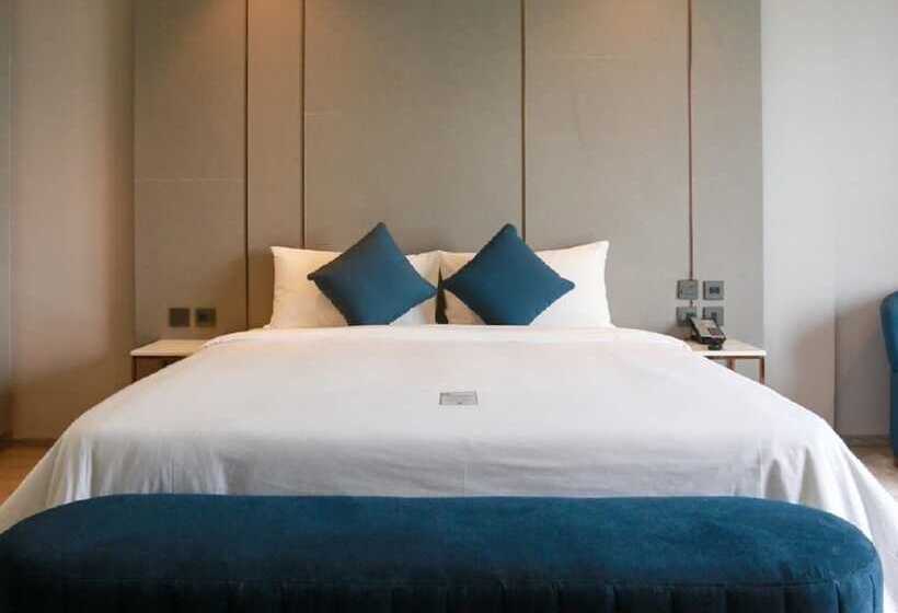 스탠다드 스튜디오, Golden City Rayong