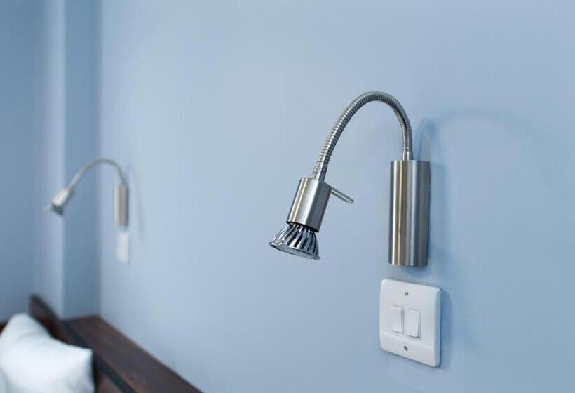 اتاق استاندارد, Angus