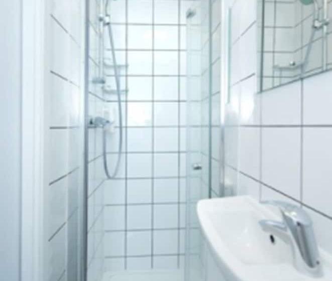 اتاق استاندارد, Angus