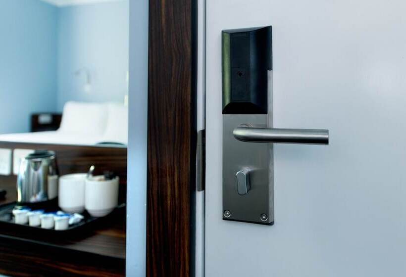 اتاق استاندارد, Angus