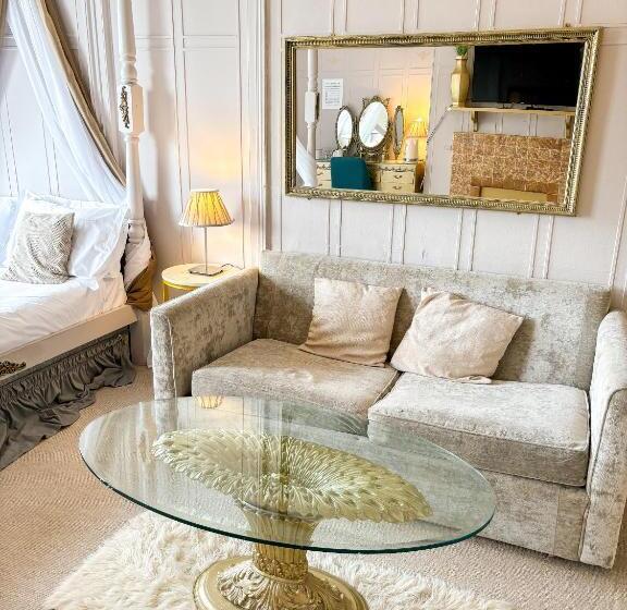 Полулюкс, X Hotel Brunswick Square
