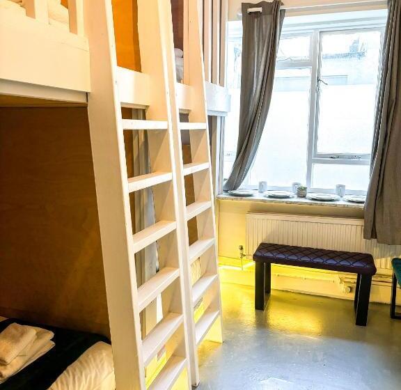 패밀리 스튜디오, X Hotel Brunswick Square