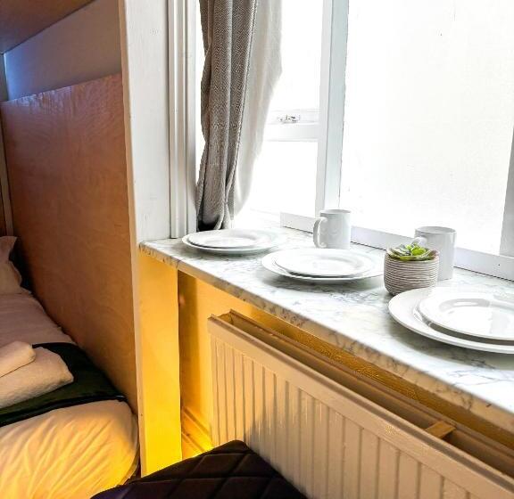 패밀리 스튜디오, X Hotel Brunswick Square