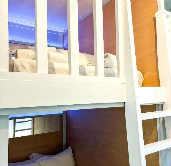 패밀리 스튜디오, X Hotel Brunswick Square