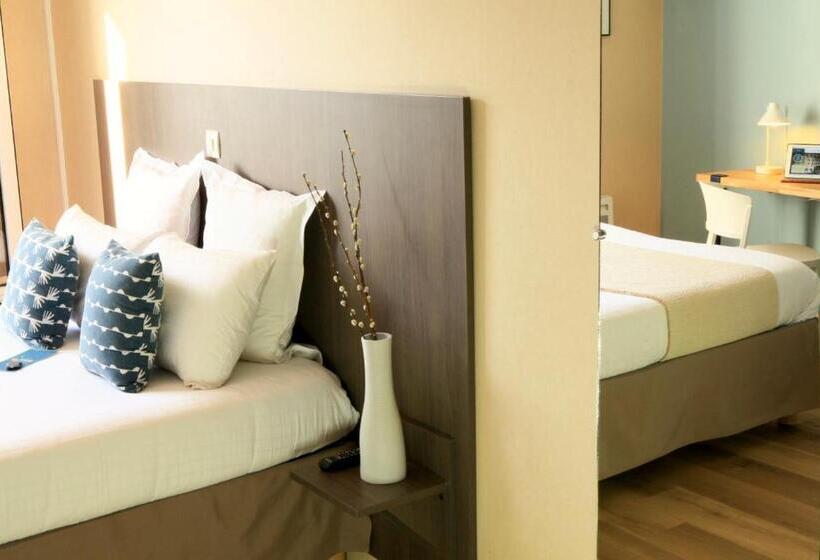 Classic Room with Views, Logis Hôtels Hôtel Marguerite D Anjou Angers Château