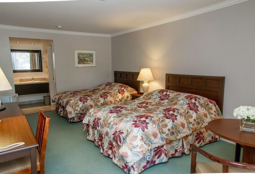 带2个双人床的标准工作室, Rideau Heights Inn