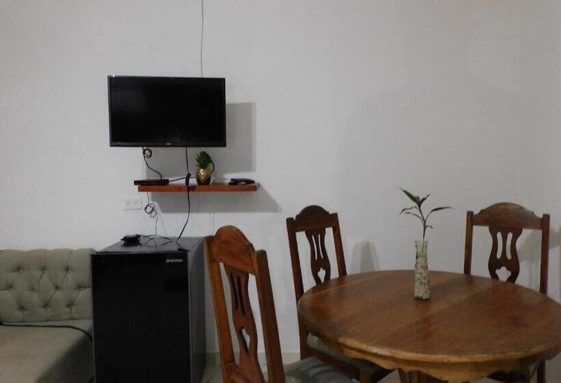 Pokój Standard 2 Łóżka Małżeńskie, Zyan Rooms