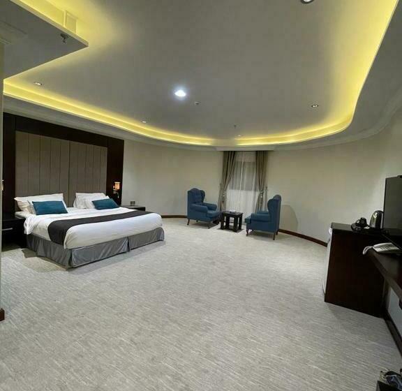 إستوديو قياسى, فندق وريف الشرق