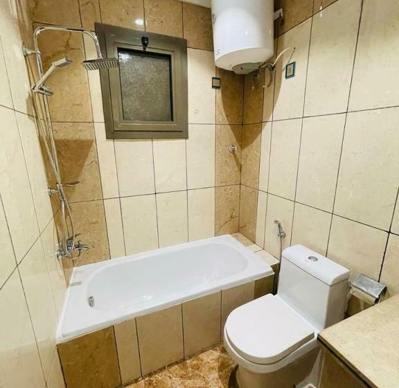 Студия Стандарт, فندق وريف الشرق