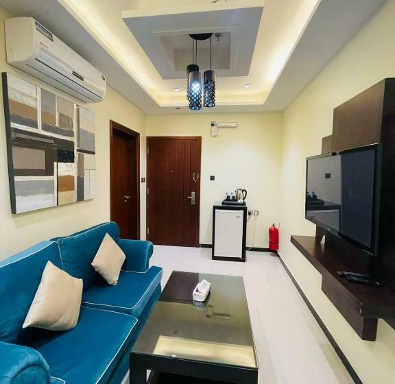 غرفة قياسية مزوَّدة بشُرفة, فندق وريف الشرق